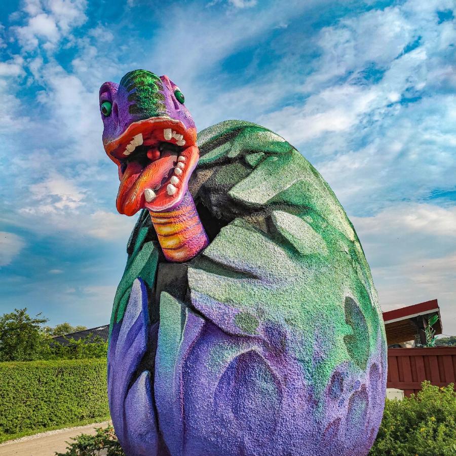 Radailiu Dvaras - Dinosaur Park Radailiai Extérieur photo